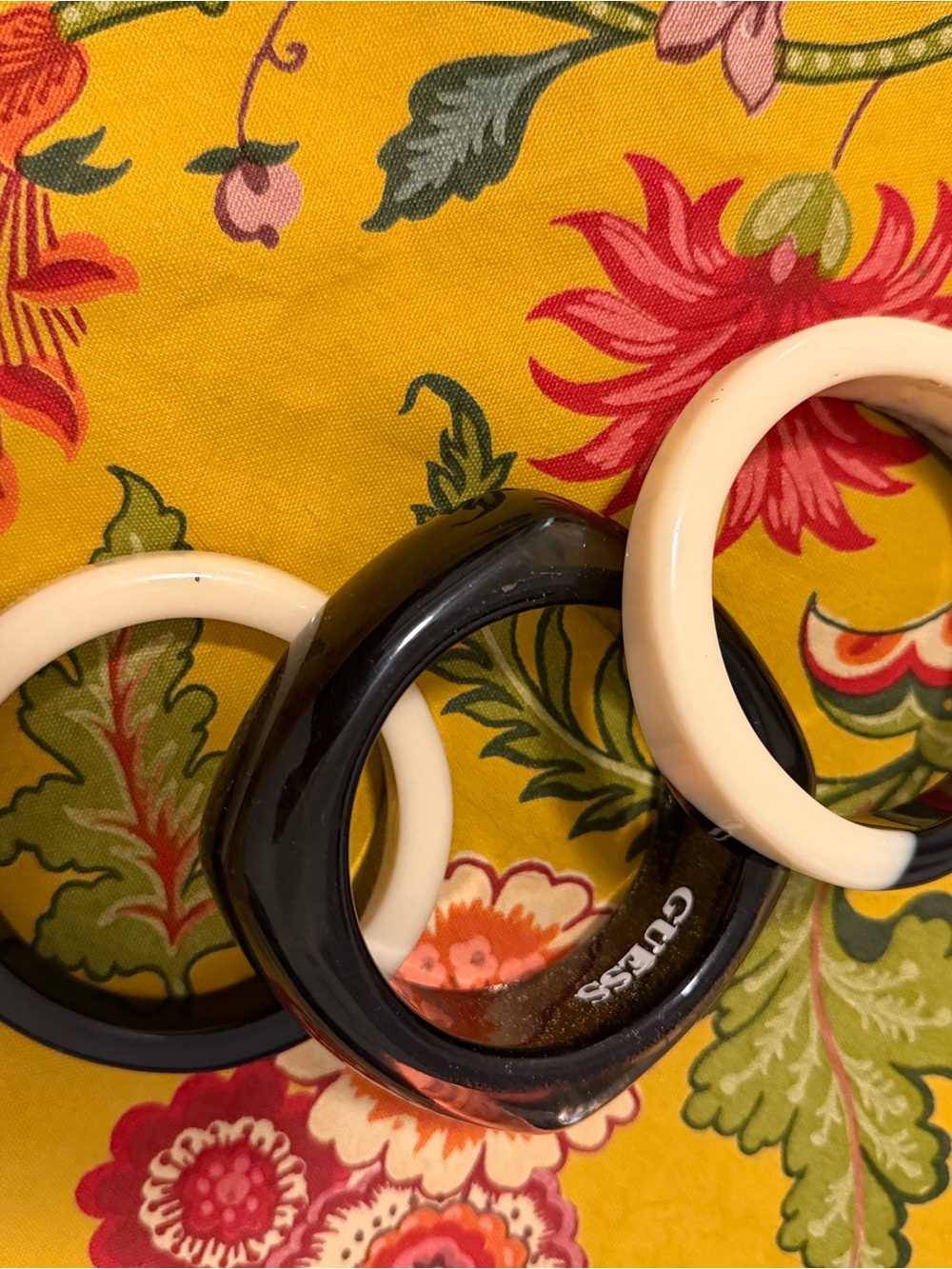 Guess Acrylic Bangle Set in Black and Cream
